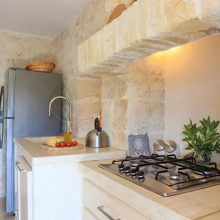 Td Casale Terranova Stone With Pool مونوبولي